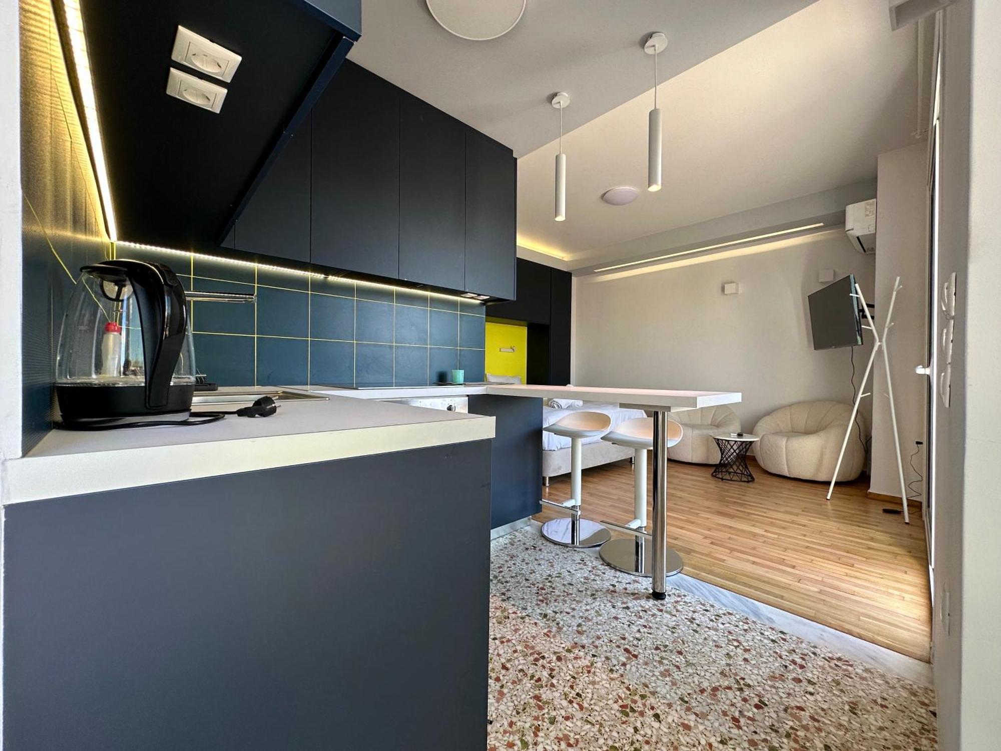 R1 Blue Paradise Private Terrace Jacuzzi Apartment *