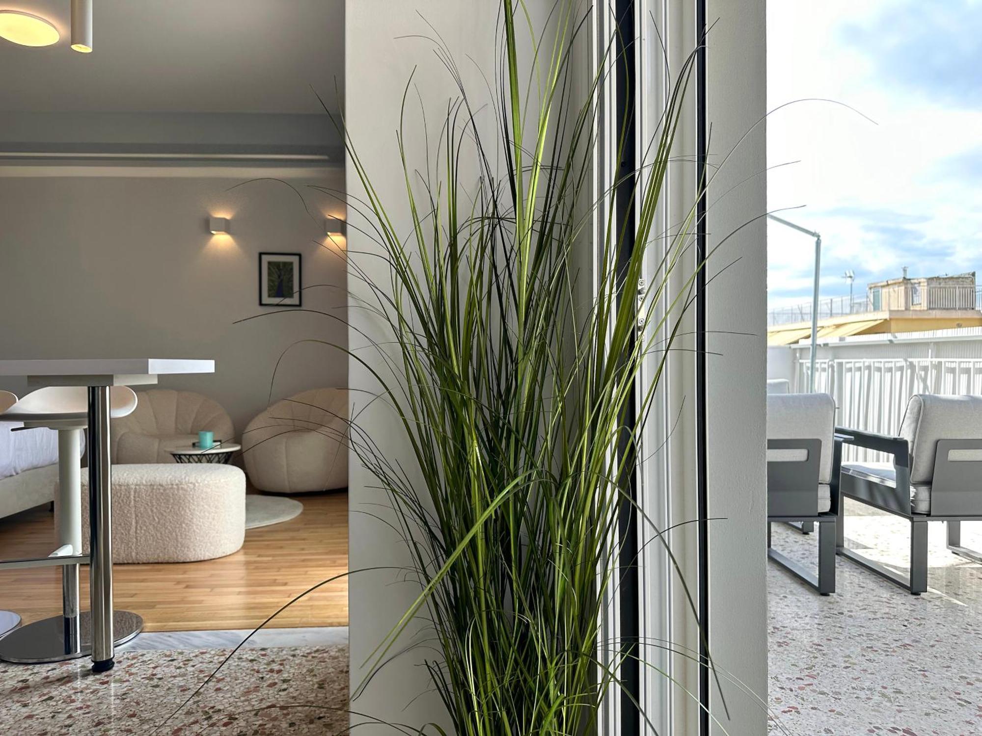 R1 Blue Paradise Private Terrace Jacuzzi Apartment *