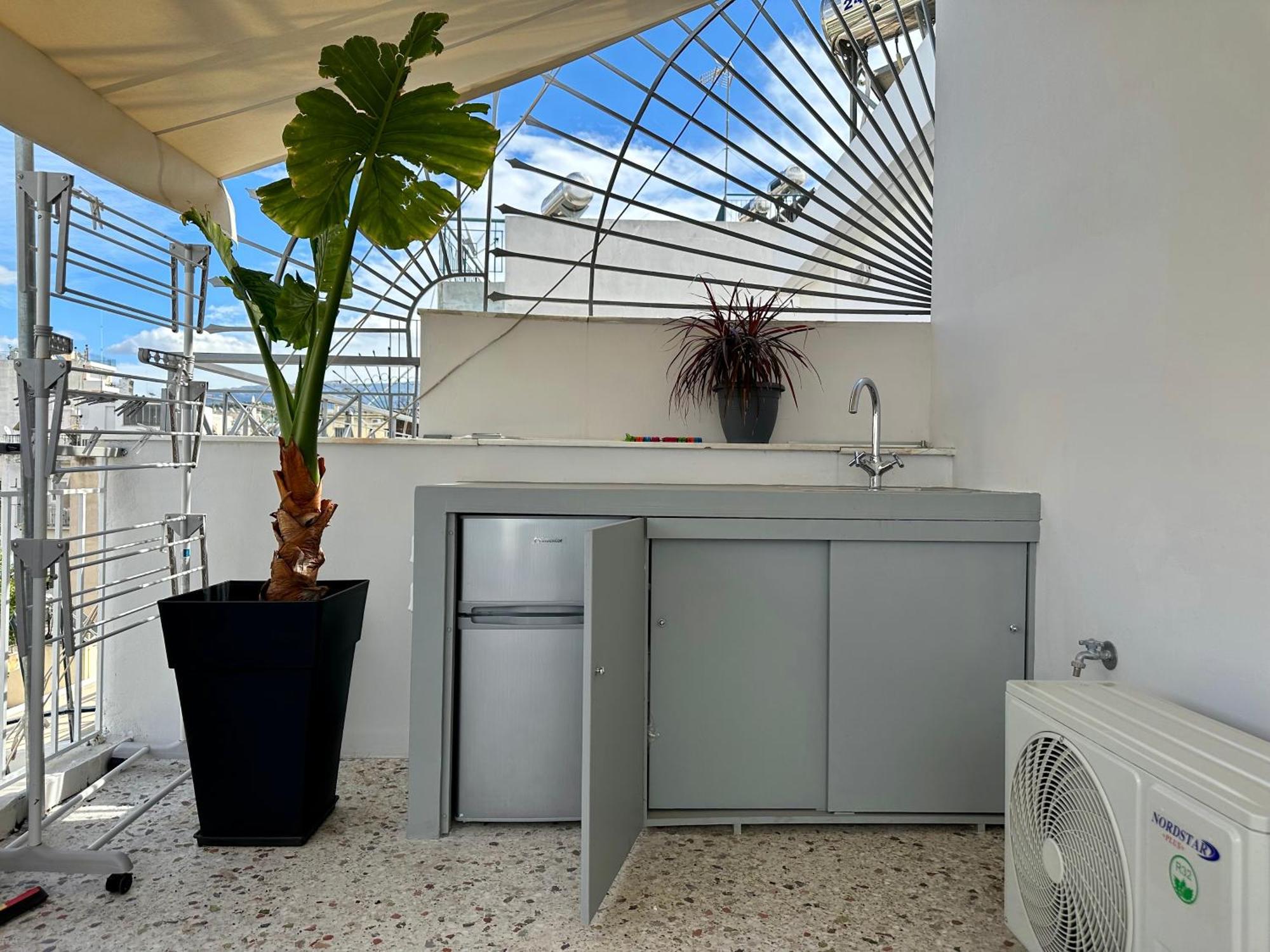 R1 Blue Paradise Private Terrace Jacuzzi Apartment